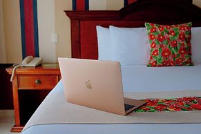 Hotel Plaza Colonial