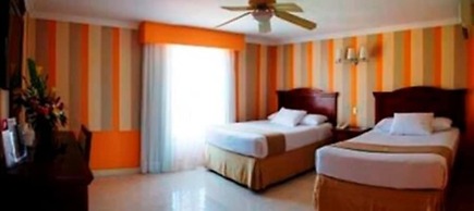 Hotel Plaza Colonial