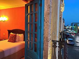 Hotel Plaza Colonial