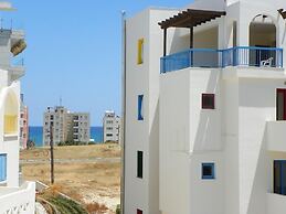 Sea 'n Lake View Hotel Apartments