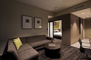 The Glen Hotel & Suites