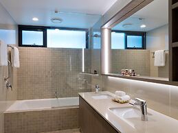 The Glen Hotel & Suites