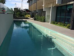 The Glen Hotel & Suites