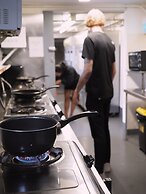 Backpackers In Paradise Resort - Hostel