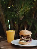 Backpackers In Paradise Resort - Hostel