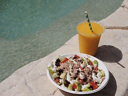 Backpackers In Paradise Resort - Hostel