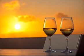 Alti Santorini Suites