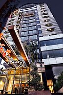 Warwick Stone 55 Hotel