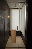 Warwick Stone 55 Hotel