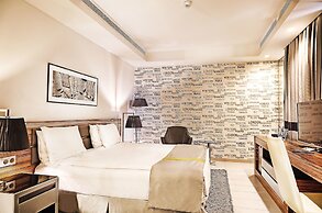 Warwick Stone 55 Hotel