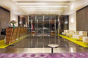 Warwick Stone 55 Hotel