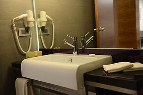 Warwick Stone 55 Hotel