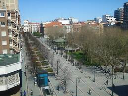 B&B HOTEL Gijón Centro Begoña