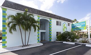 Twins Inn & Apartments