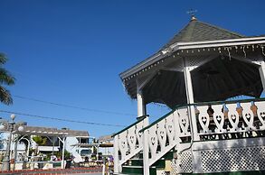 Twins Inn & Apartments