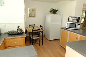 Saco River Motor Lodge & Suites