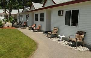 Saco River Motor Lodge & Suites