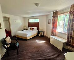 Saco River Motor Lodge & Suites