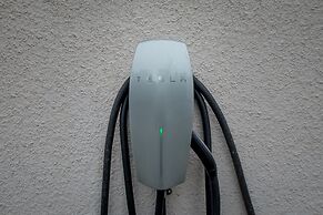 Robin Hood Inn & Suites