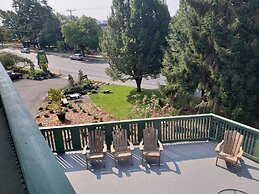 Robin Hood Inn & Suites