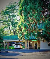 Robin Hood Inn & Suites