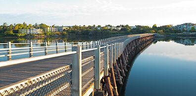 Robin Hood Inn & Suites