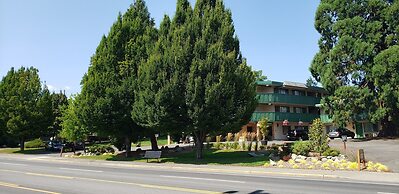 Robin Hood Inn & Suites