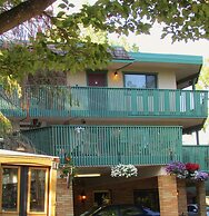 Robin Hood Inn & Suites