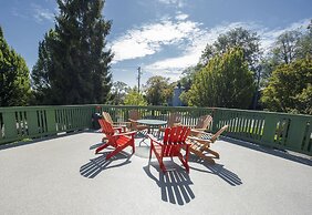 Robin Hood Inn & Suites