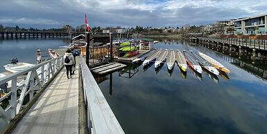 Robin Hood Inn & Suites