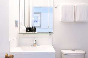 Robin Hood Inn & Suites