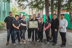 Robin Hood Inn & Suites