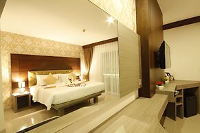 Hemingways Silk Hotel