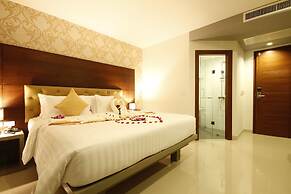 Hemingways Silk Hotel