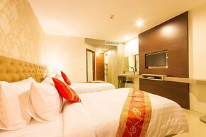 Hemingways Silk Hotel