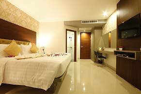 Hemingways Silk Hotel