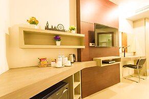 Hemingways Silk Hotel