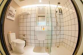 Sleepbox Chiangmai Hotel