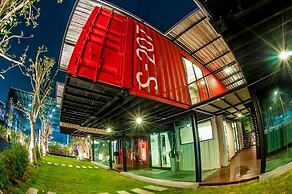 Sleepbox Chiangmai Hotel
