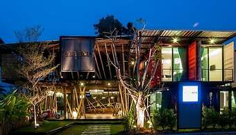 Sleepbox Chiangmai Hotel