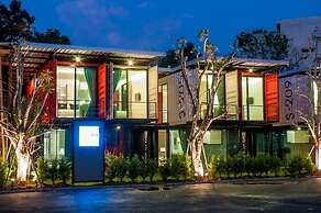 Sleepbox Chiangmai Hotel