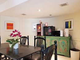 Studio Sukhumvit 18 by iCheck Inn