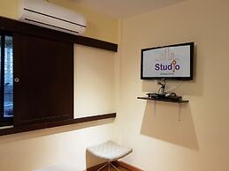Studio Sukhumvit 18 by iCheck Inn