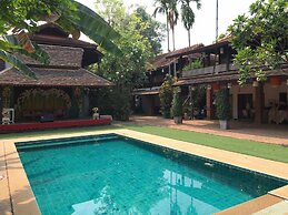 Baan Singkham Resort