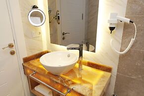 Kleopatra Suit Hotel