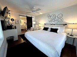 18 Vine Inn & Carriage House