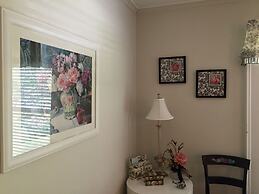 18 Vine Inn & Carriage House