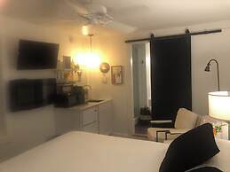 18 Vine Inn & Carriage House