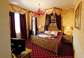 Kupava Deluxe Hotel