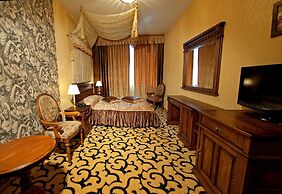 Kupava Deluxe Hotel